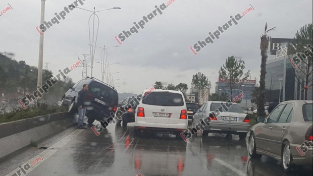 aksident autostrada tirane durres