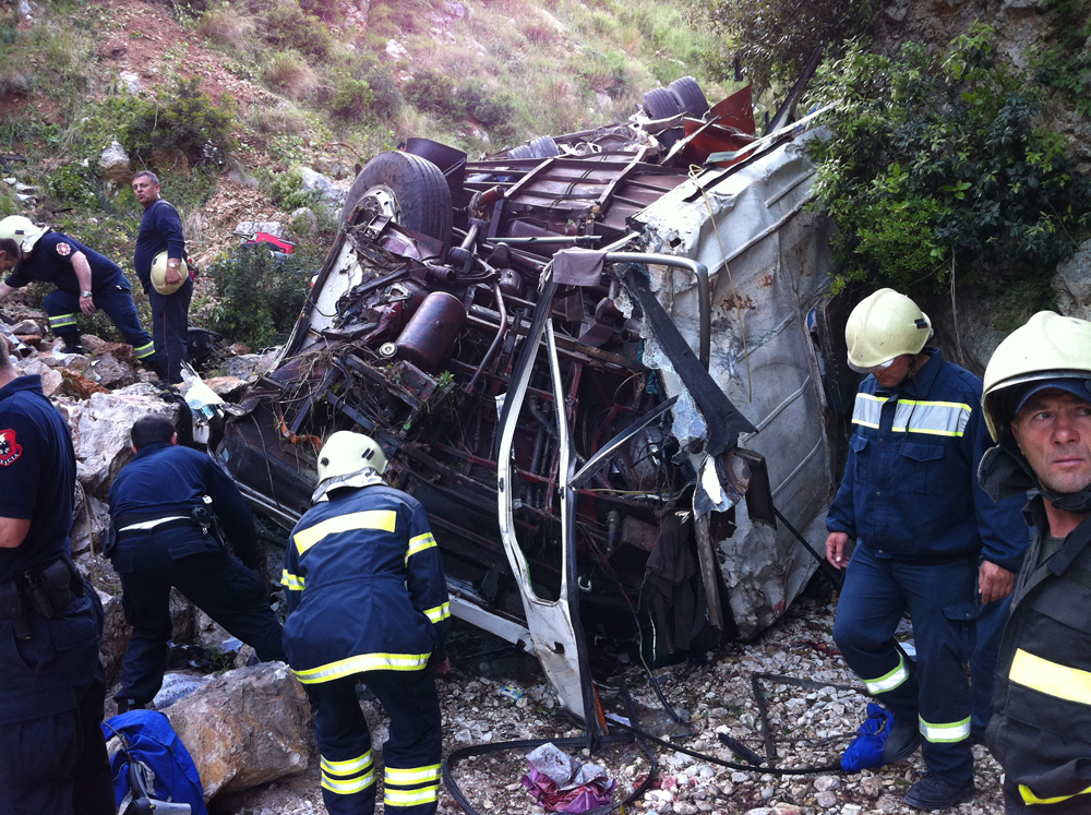 aksidenti himare autobusi