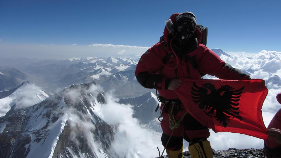 flamuri shqiptar everest