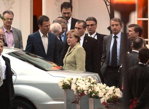 angela merkel xhaketa jeshile