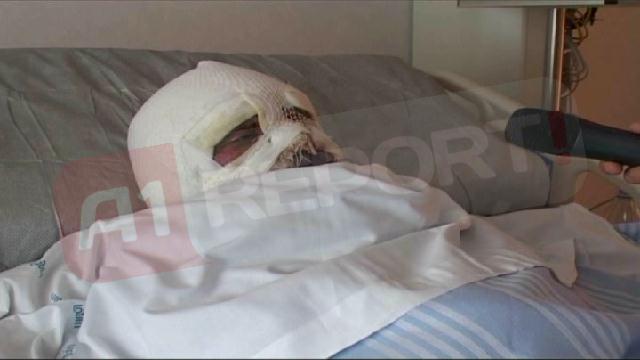 lirak bejko duke folur nga bari me logo