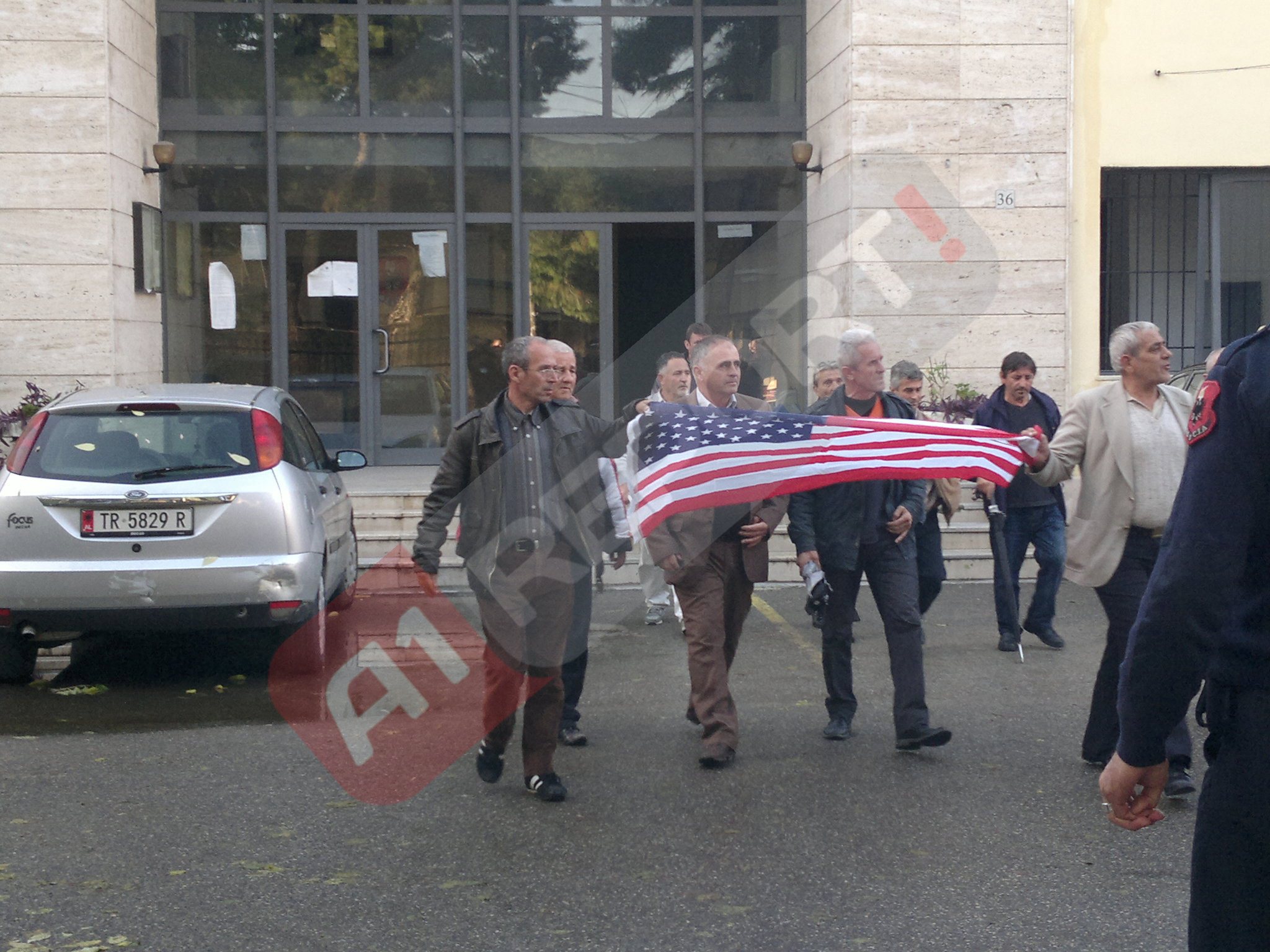 skender tufa ish te perndjekur clinton lirohen polici
