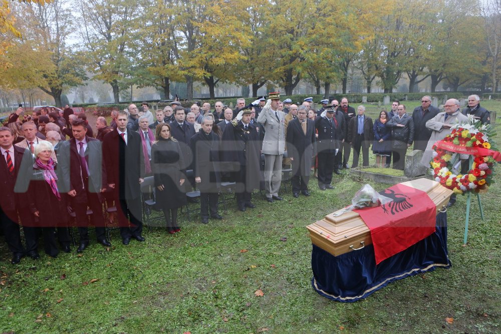 eshtrat e mbretit zog