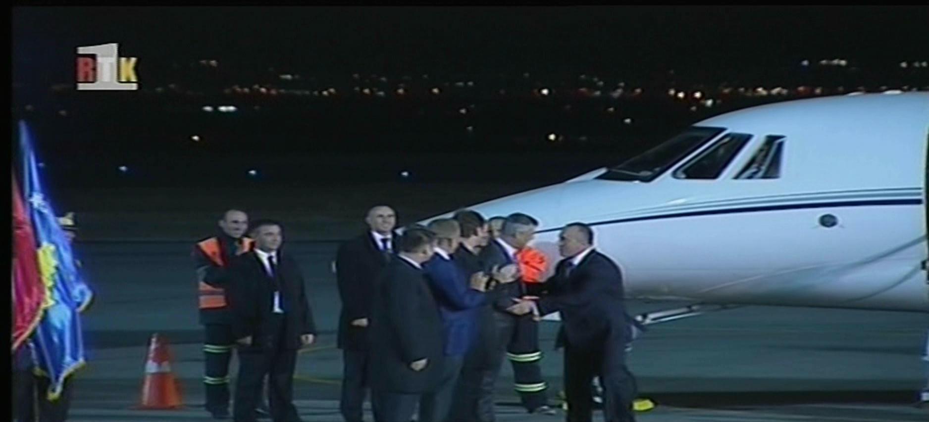 ramushi ne aeroport, prishtine