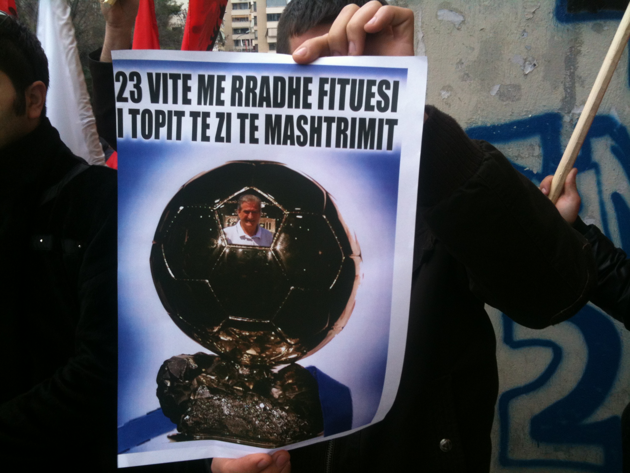 AK: BERISHA TOPI I ZI I MASHTRIMEVE