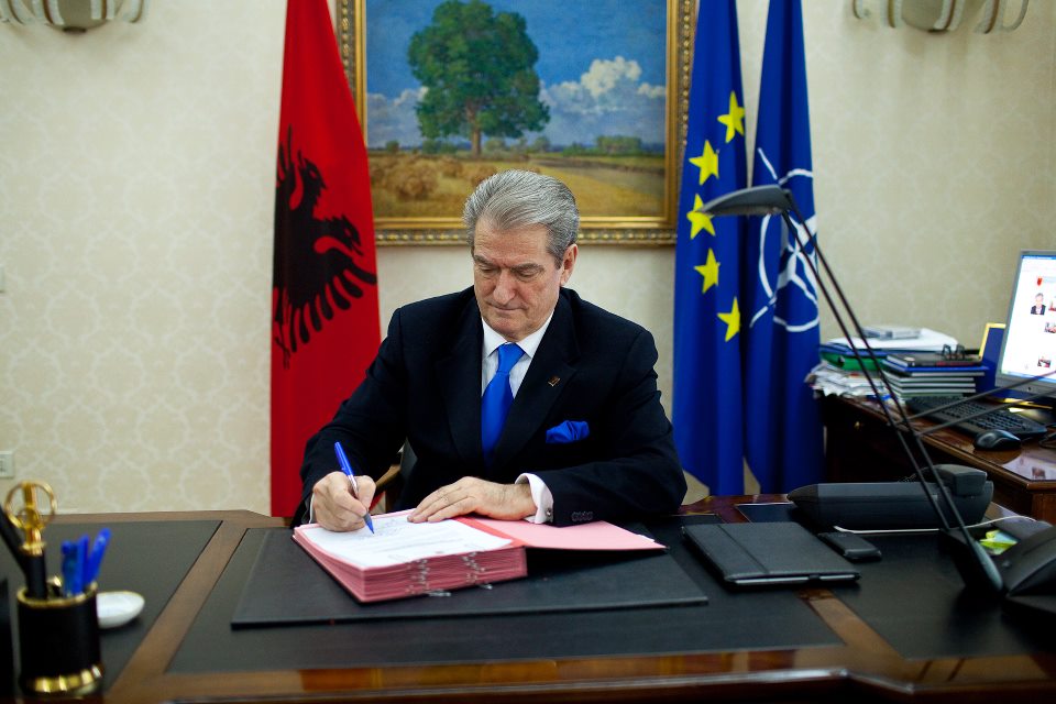 sali berisha duke firmosur per tap