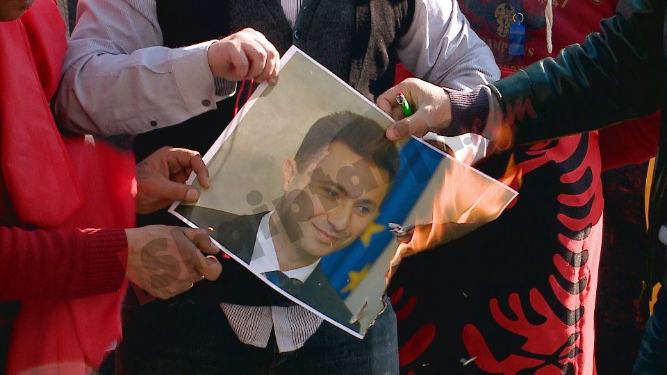 digjet foto nikola gruevski taulant capa