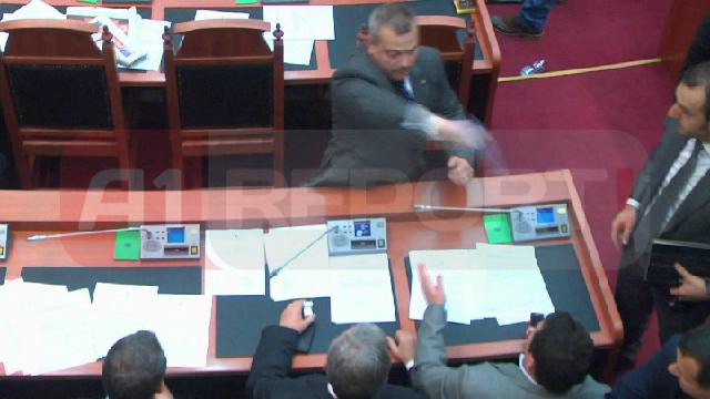 gazmir bizhga sherr me islamin  ne kuvend 