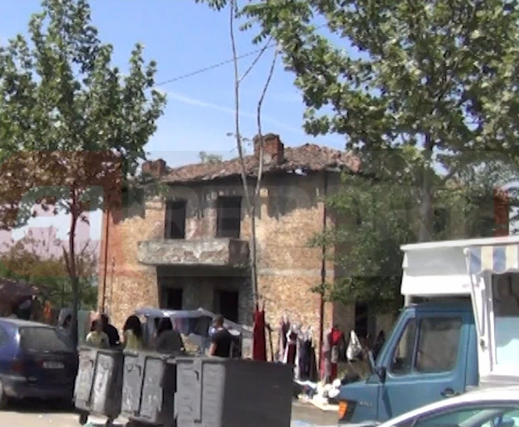 godina pranë QSUT që frekuentojnë narkomanët me logo