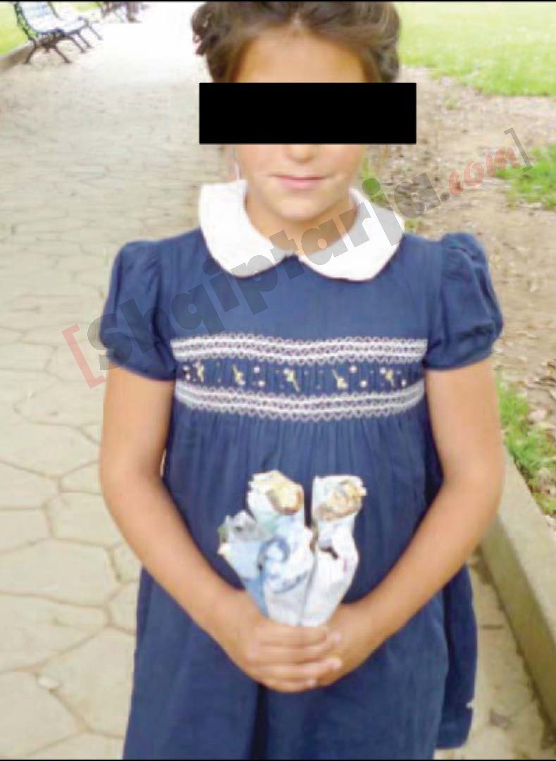 vanesa dushku me logo 