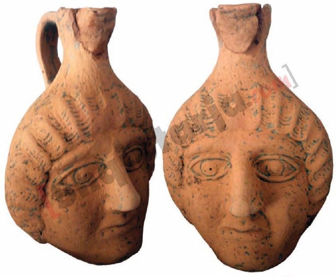 Pamje ballore dhe profil e portreti të zbuluar në Berat