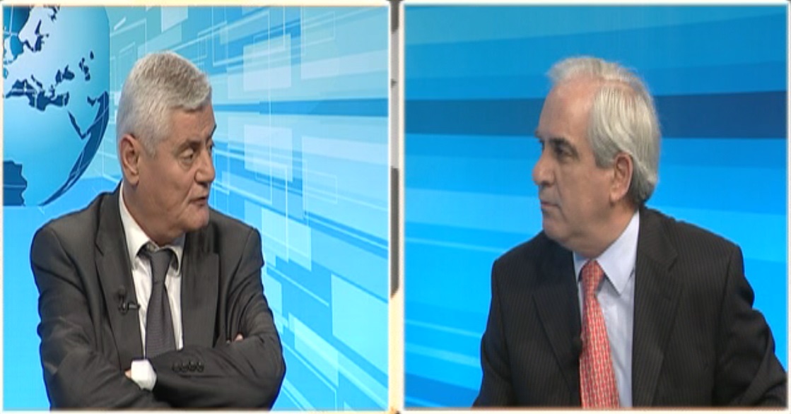 Dashamir Shehi dhe Skënder Gjinushi në Airport