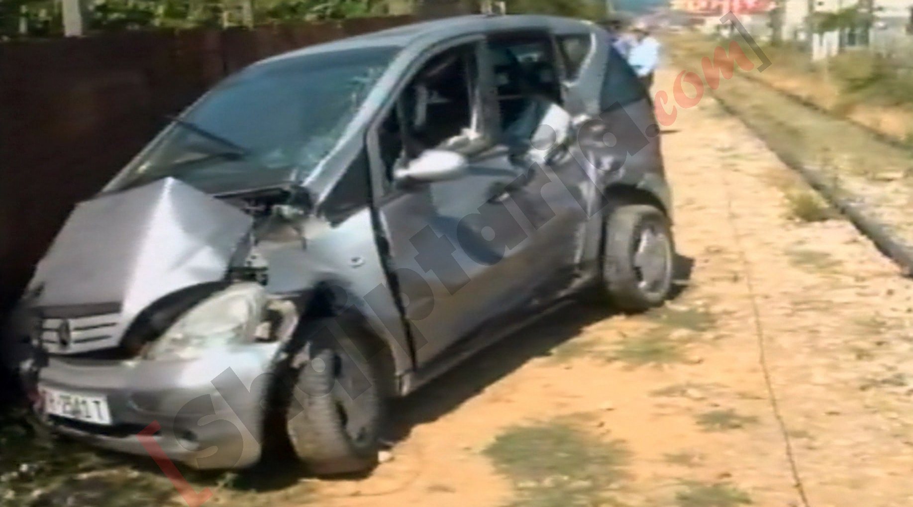 makine e perplasur nga treni 