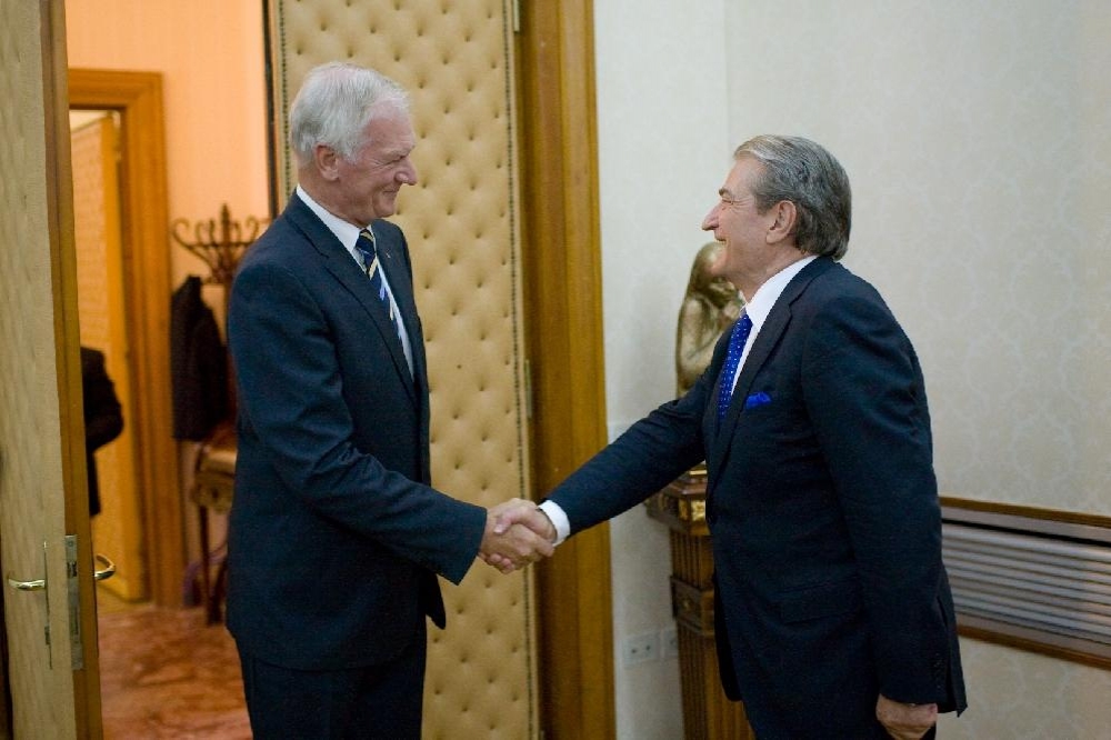 ambasadori maqedonas