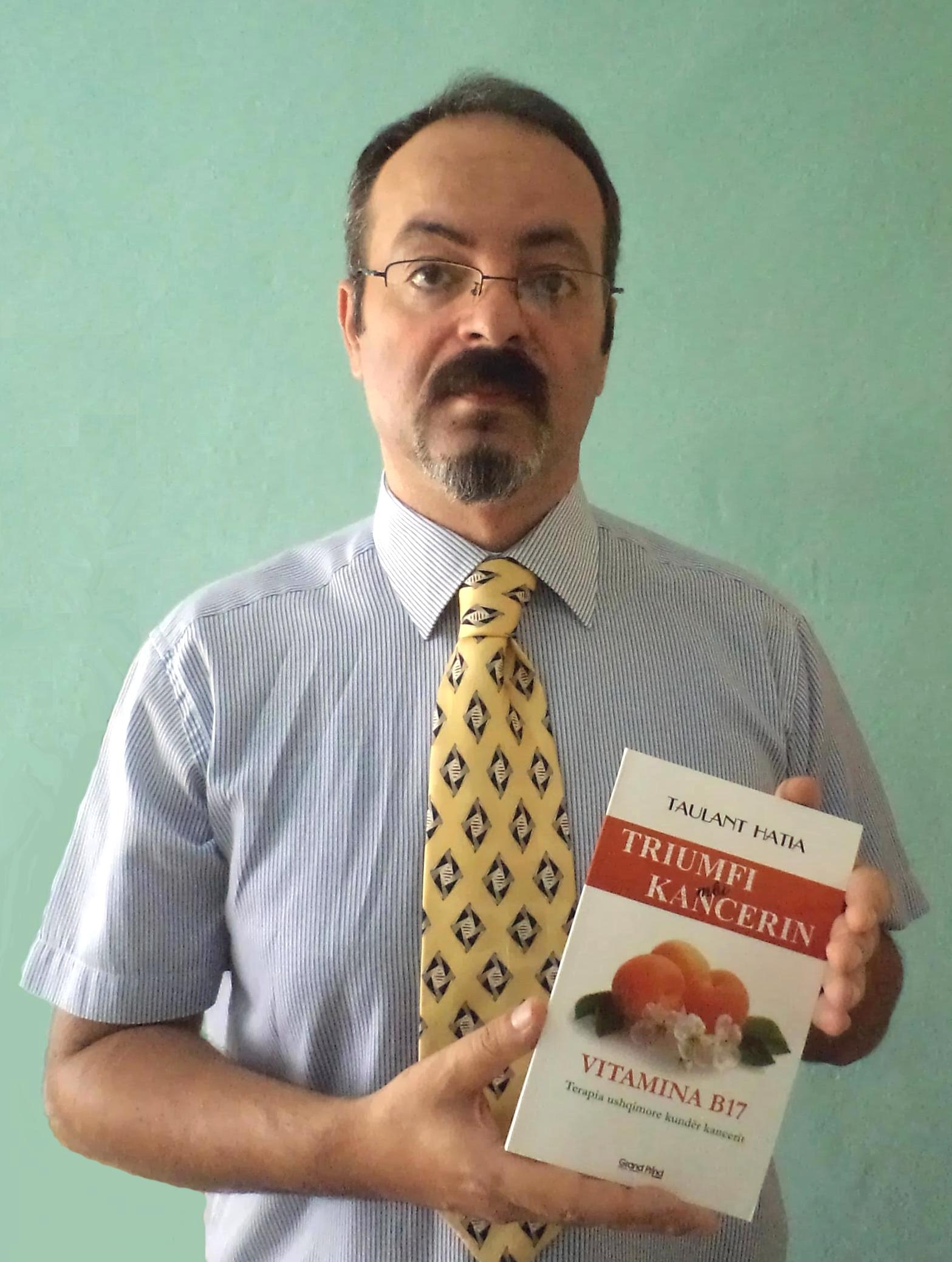 Taulant Hatia me librin