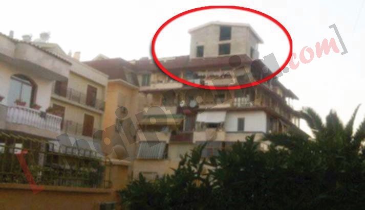 Ndërtim pa leje te komuna e Parisit me logo