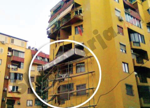 Ndërtim pa leje te ish-fusha e aviacionit me logo