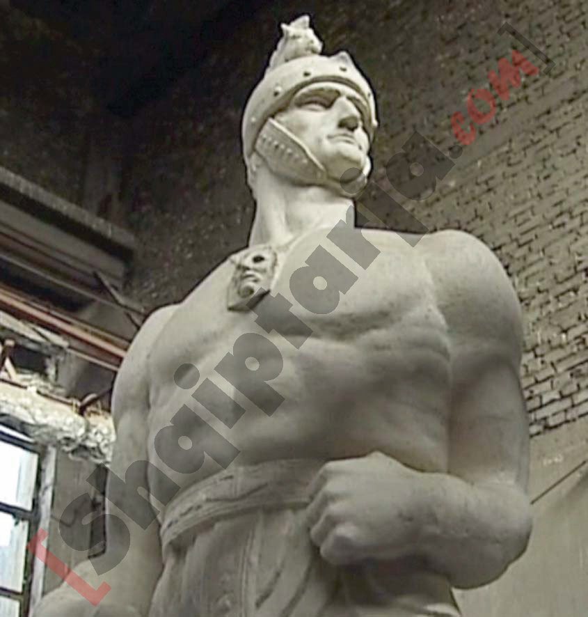 Fragment Nga Vepra dy Gladiatorët në kushte të pambrojtura në Qendrën e Artit me logo