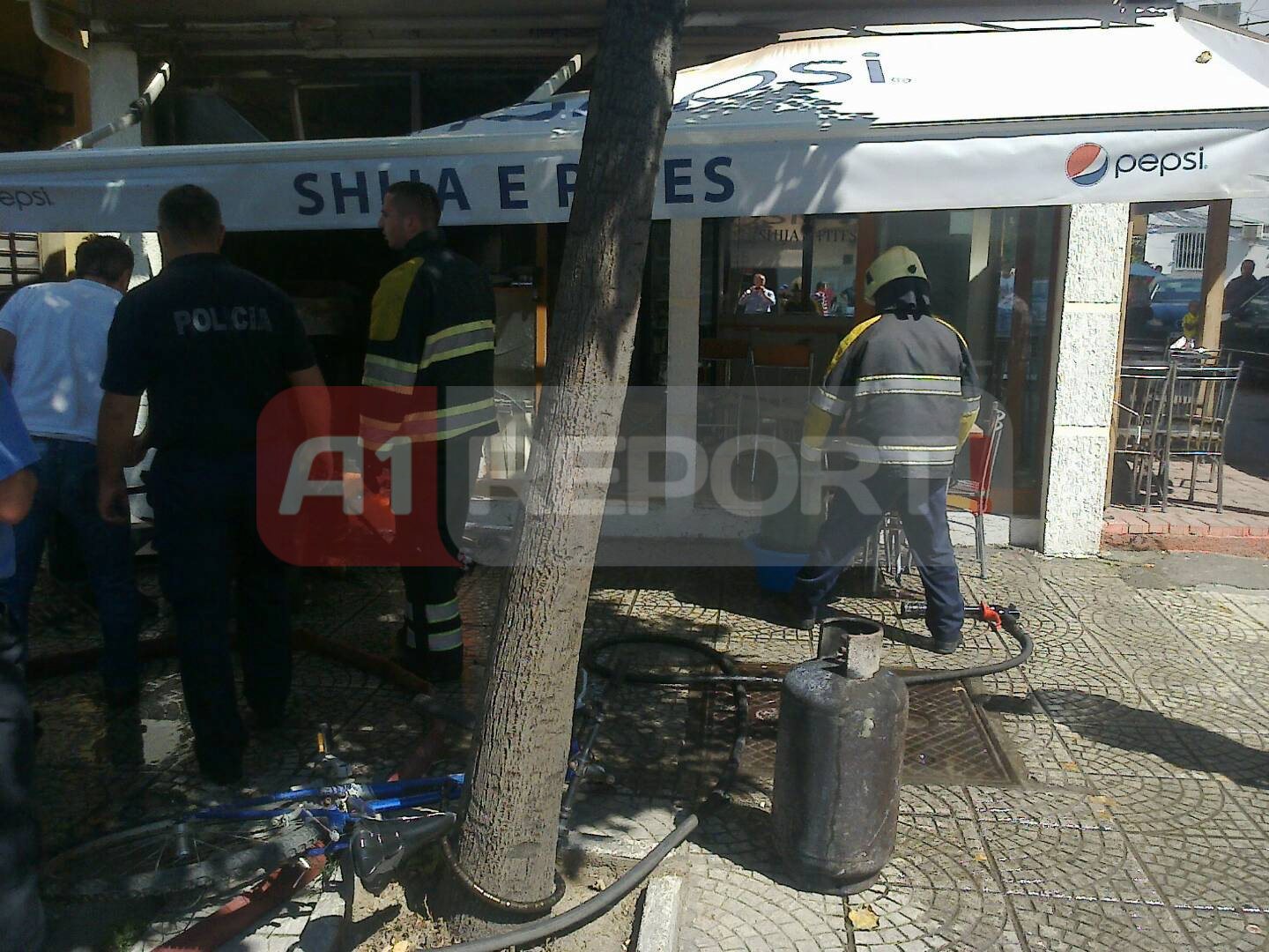 zjarri tek rruga e durresit