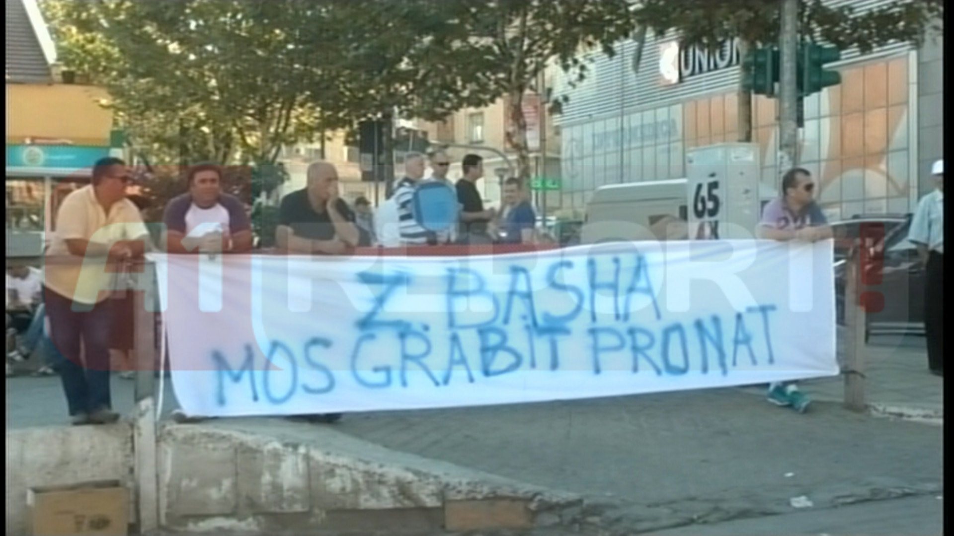 protesta te stacioni i trenit 