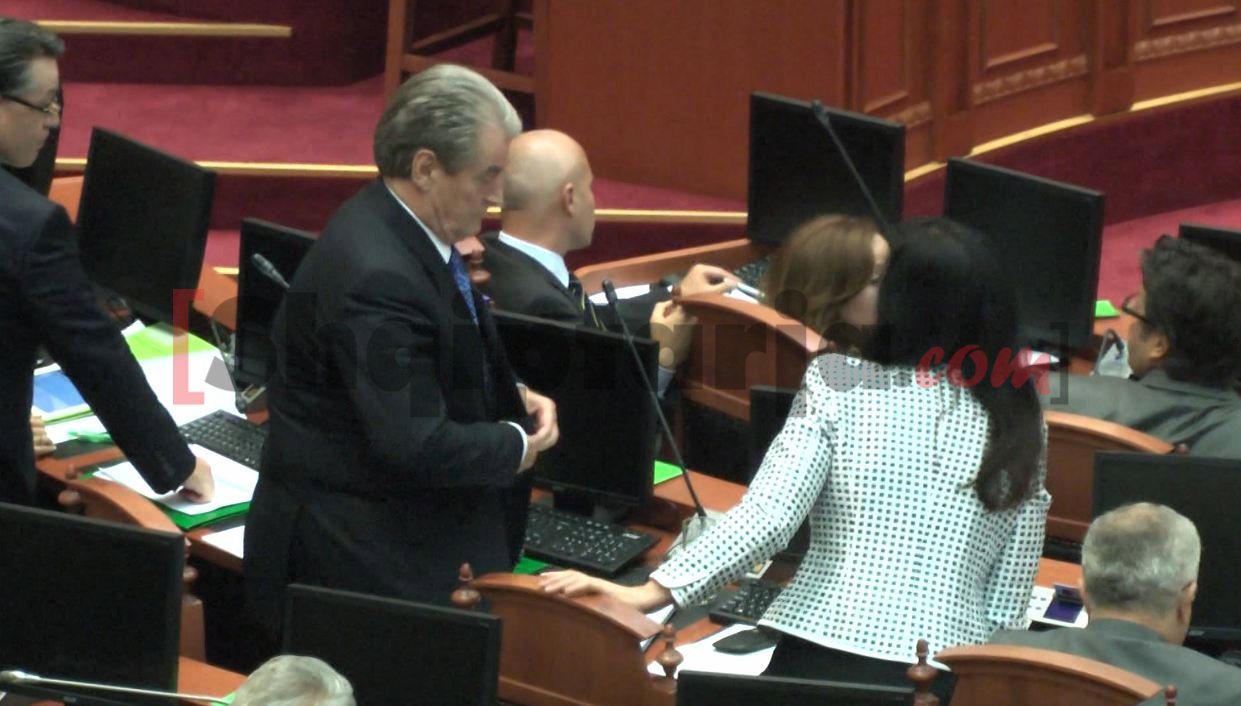 Opozita iken nga salla