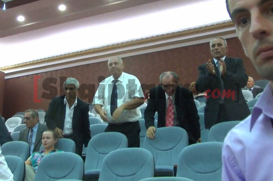 ish të perndjekurit ne paralament