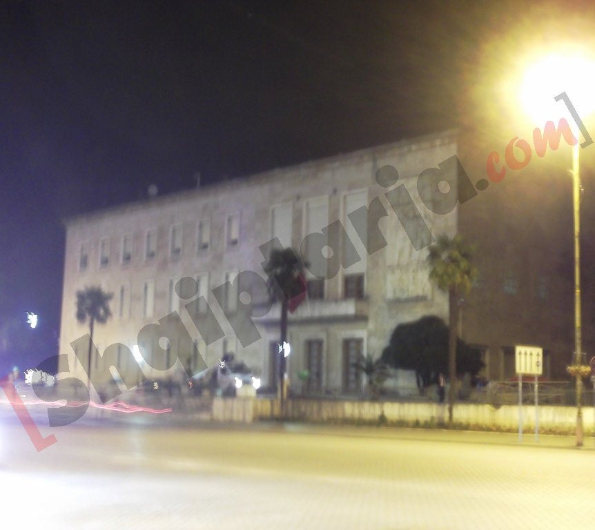 hiqet simboli i 100 vjetorit nga kryeministria