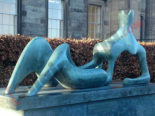 skulpturat e henry moore