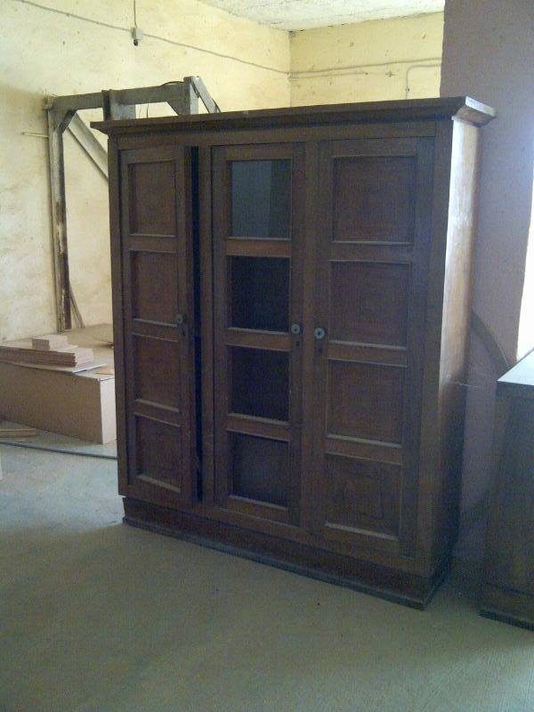 Kryeministria, mobilie të vjetra