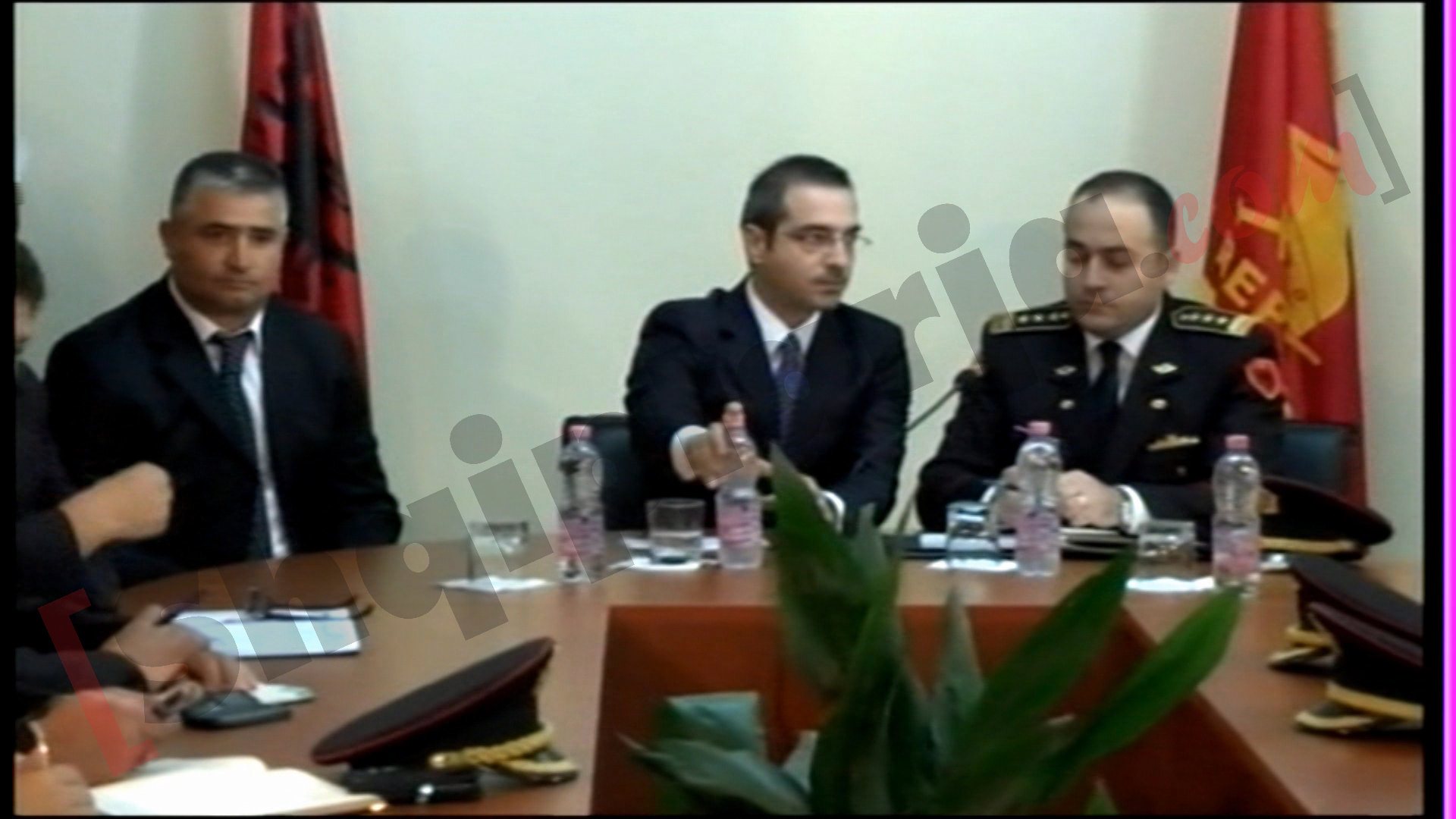 tahiri me drejtues te gardes