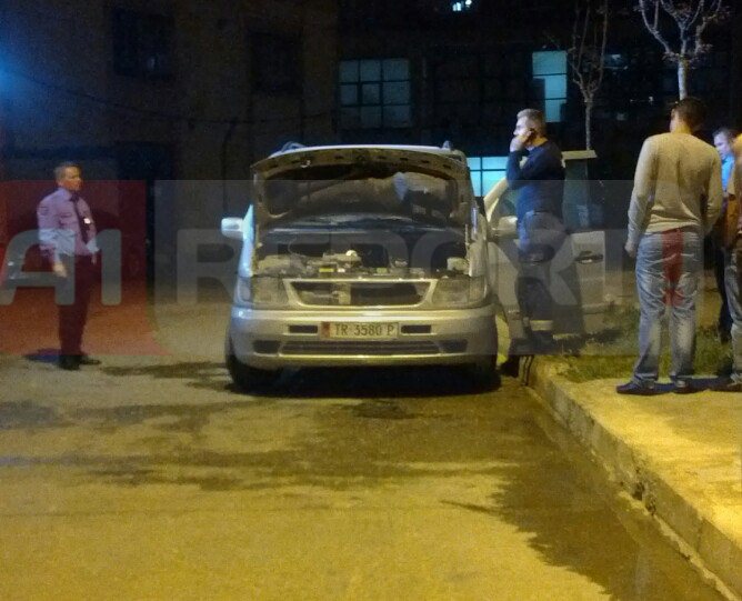 makina e djegur laprake