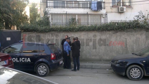 policia te pallati te petronini 