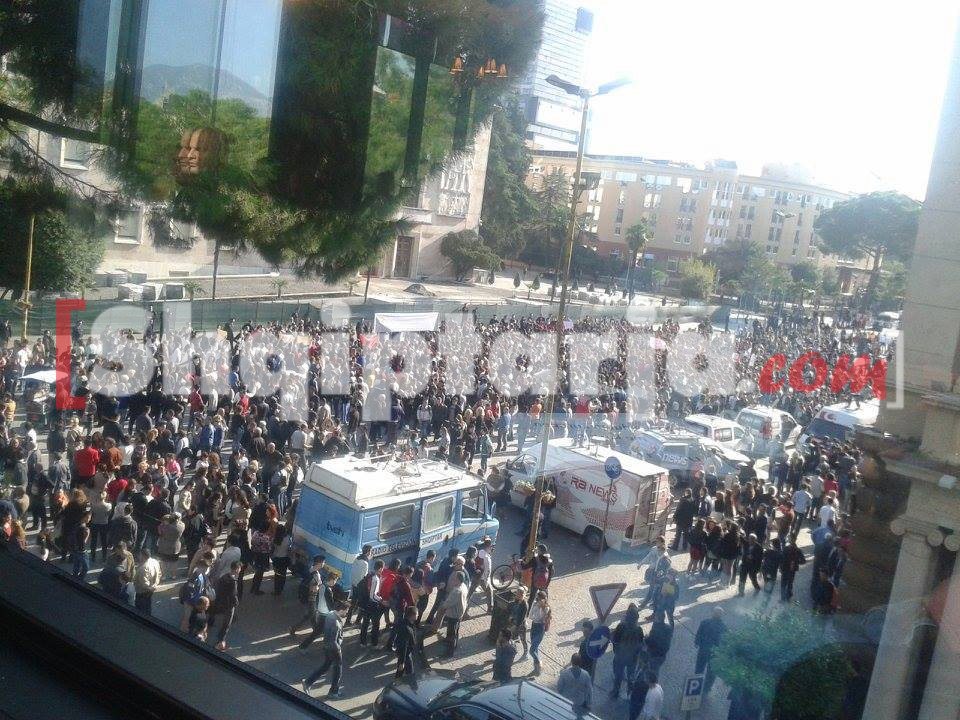 protesta ne tirane