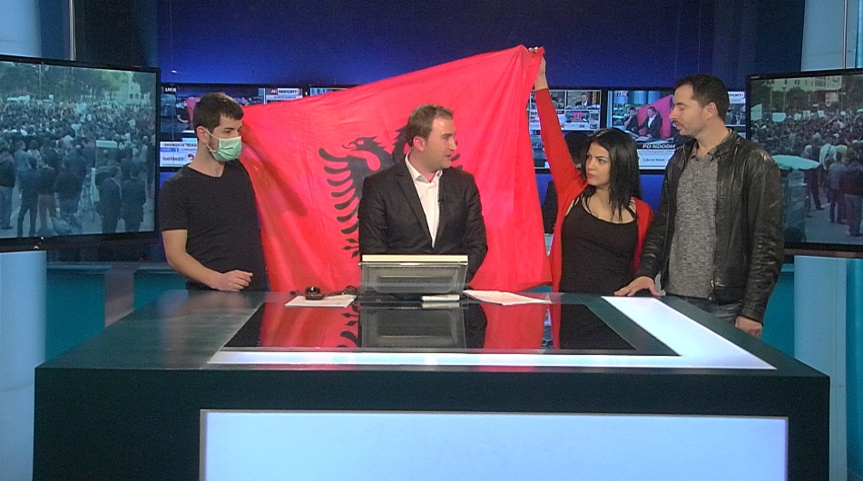 protestuesit ne studion e A1 Report