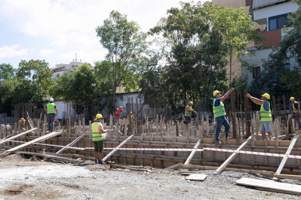 veliaj te shkolla hoxha tahsin