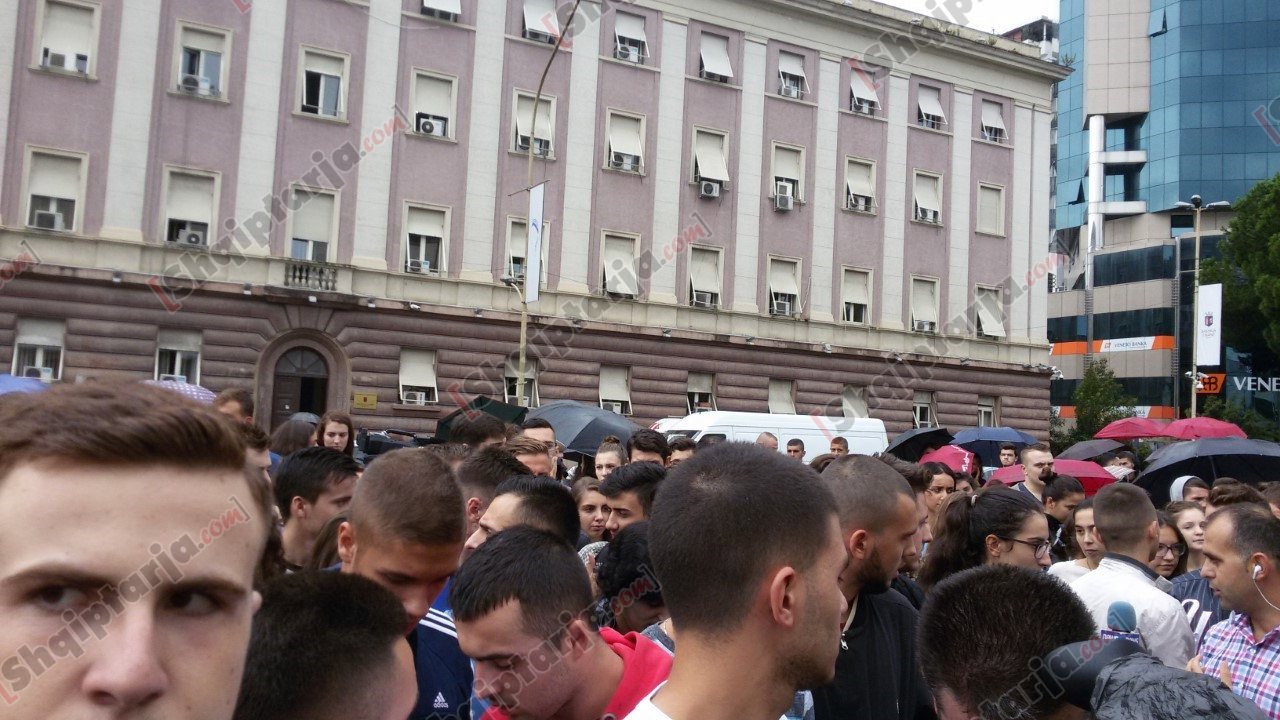 protesta studentve kryeministria